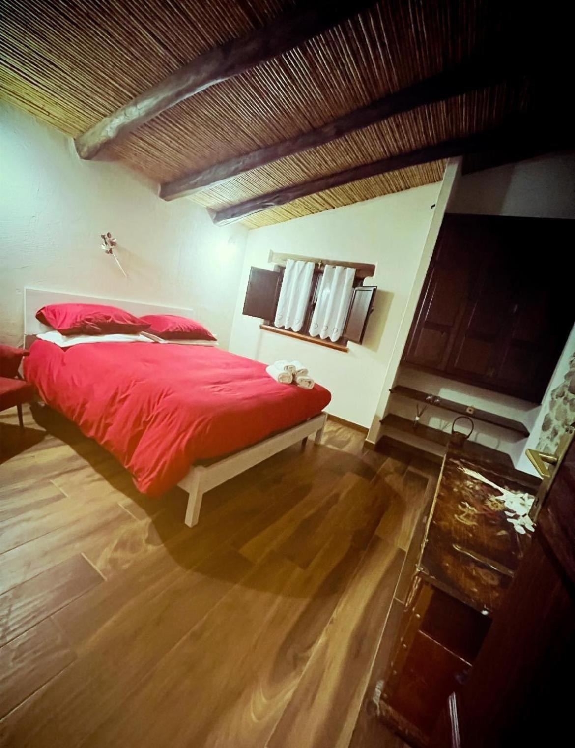 Ovostolai Cottage Fonni Dış mekan fotoğraf