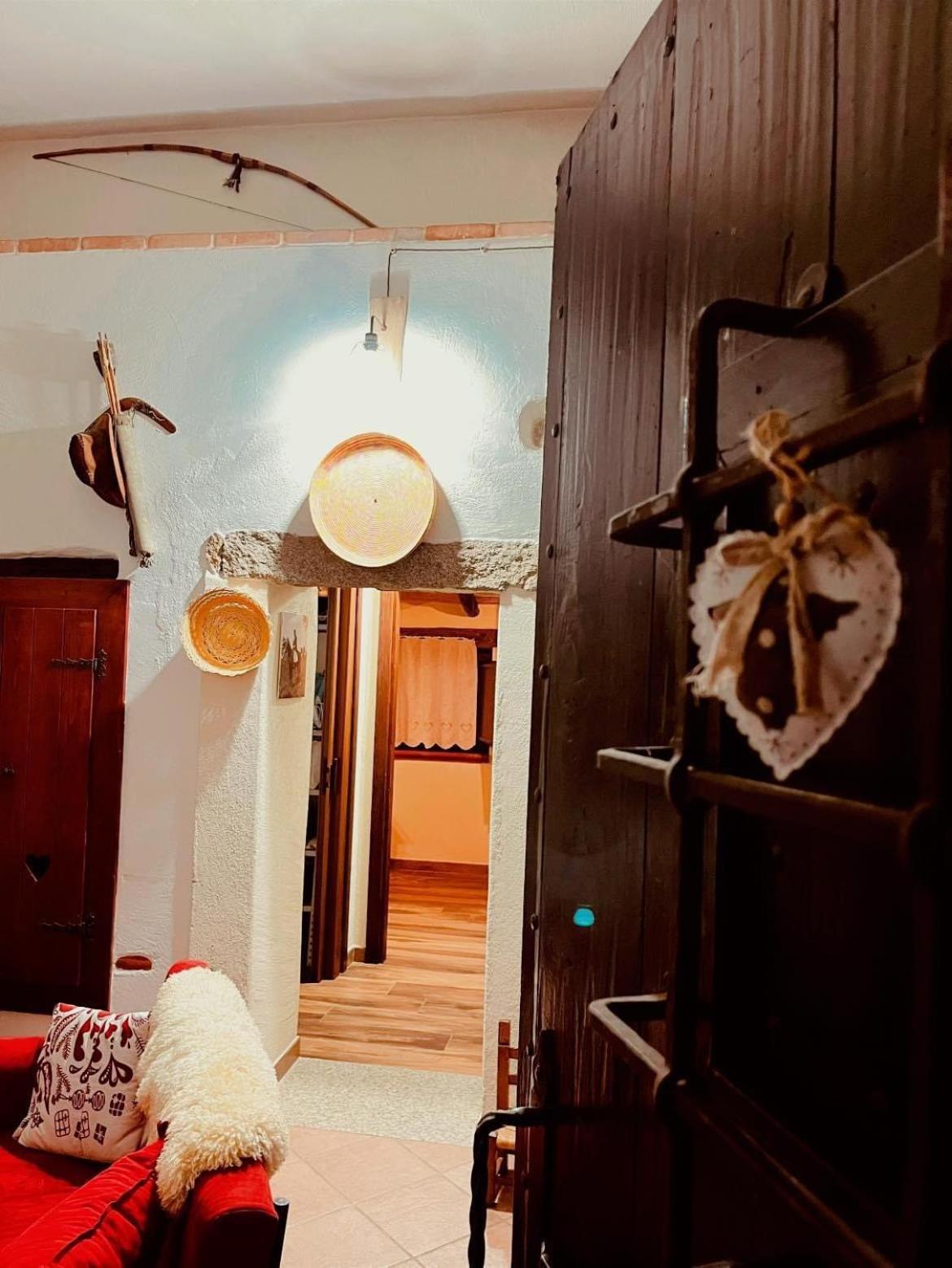 Ovostolai Cottage Fonni Dış mekan fotoğraf
