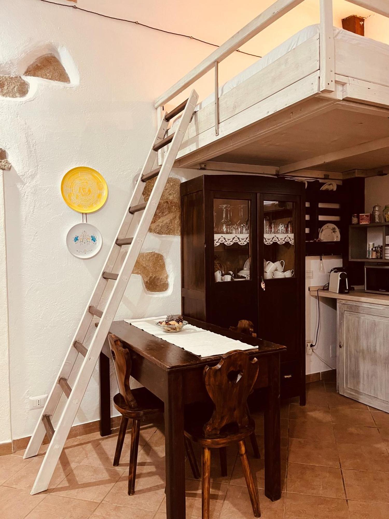 Ovostolai Cottage Fonni Dış mekan fotoğraf