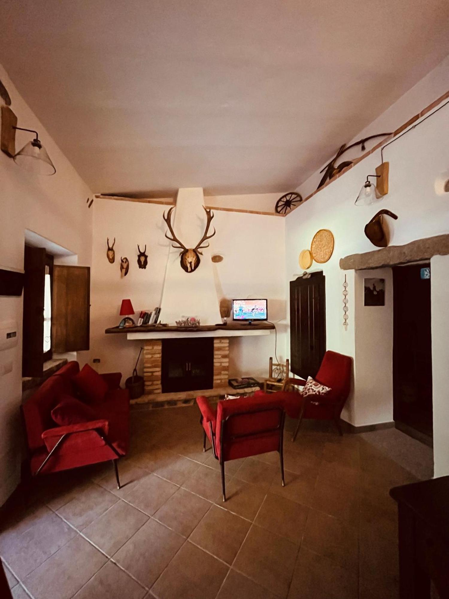 Ovostolai Cottage Fonni Dış mekan fotoğraf