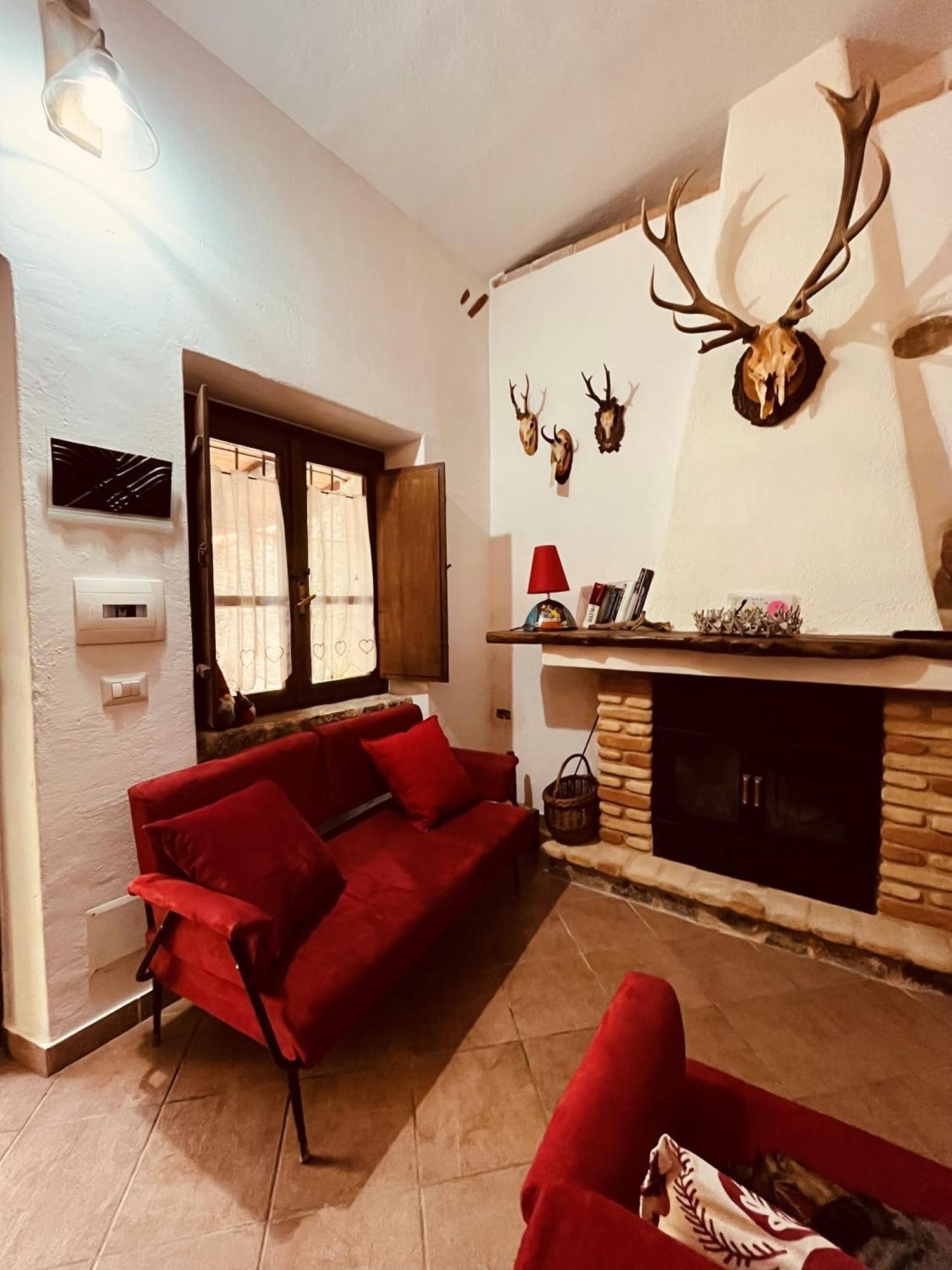 Ovostolai Cottage Fonni Dış mekan fotoğraf