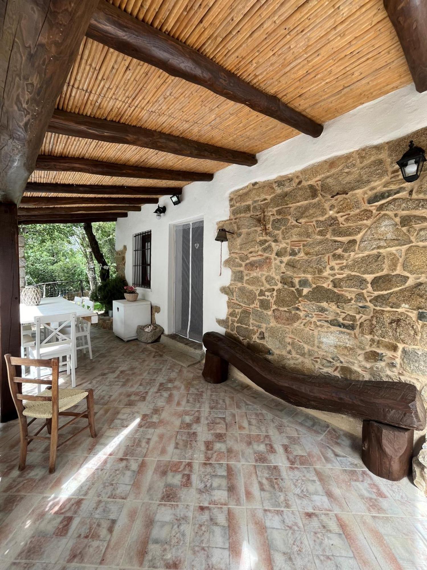 Ovostolai Cottage Fonni Dış mekan fotoğraf